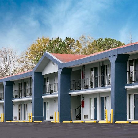 Super 8 By Wyndham Locust Grove Motell Exteriör bild