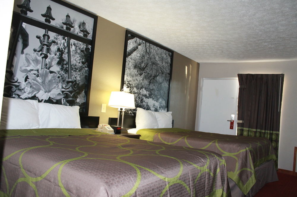 Super 8 By Wyndham Locust Grove Motell Exteriör bild