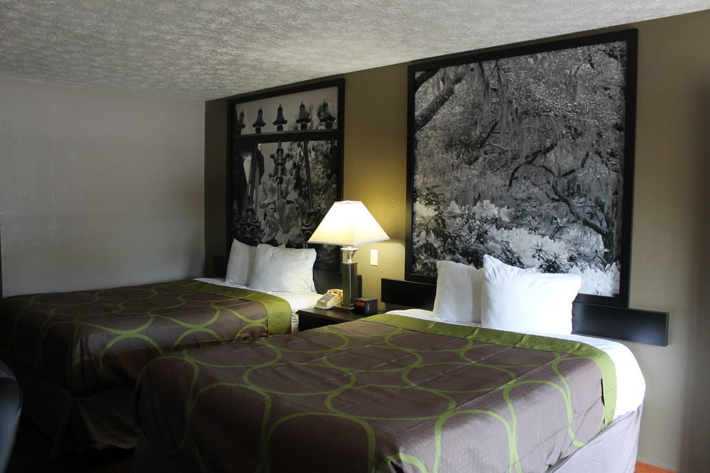 Super 8 By Wyndham Locust Grove Motell Exteriör bild